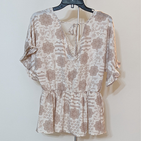 NWT Daytrip Buckle Women's Size Medium Medallion Print Peplum Top Boho - Picture 4 of 5